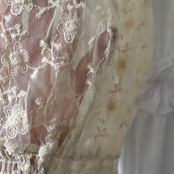 Cream Lace Ruffled Tank Top - Picture 3 of 4